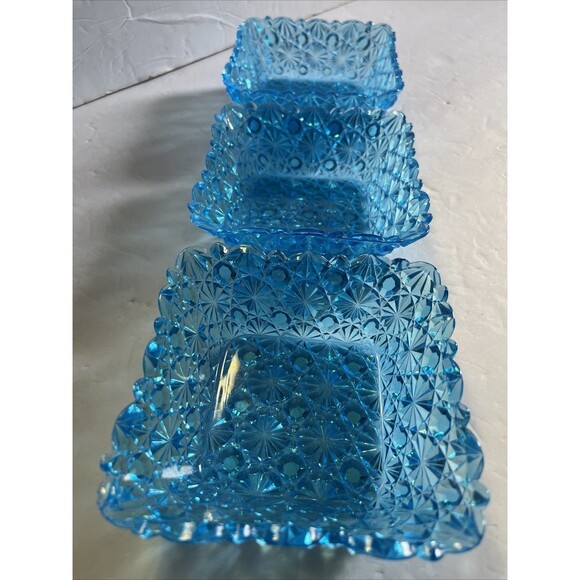 L.G. WRIGHT/FENTON BLUE DAISY & BUTTON SET OF 3 SQUARE BOWLS - Picture 2 of 8